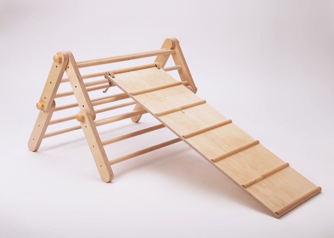 Triangle de Pikler pliable avec rampe escalade