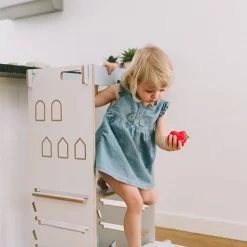 tour d'apprentissage a partir de quel age Tour d'observation Montessori blanche enfant