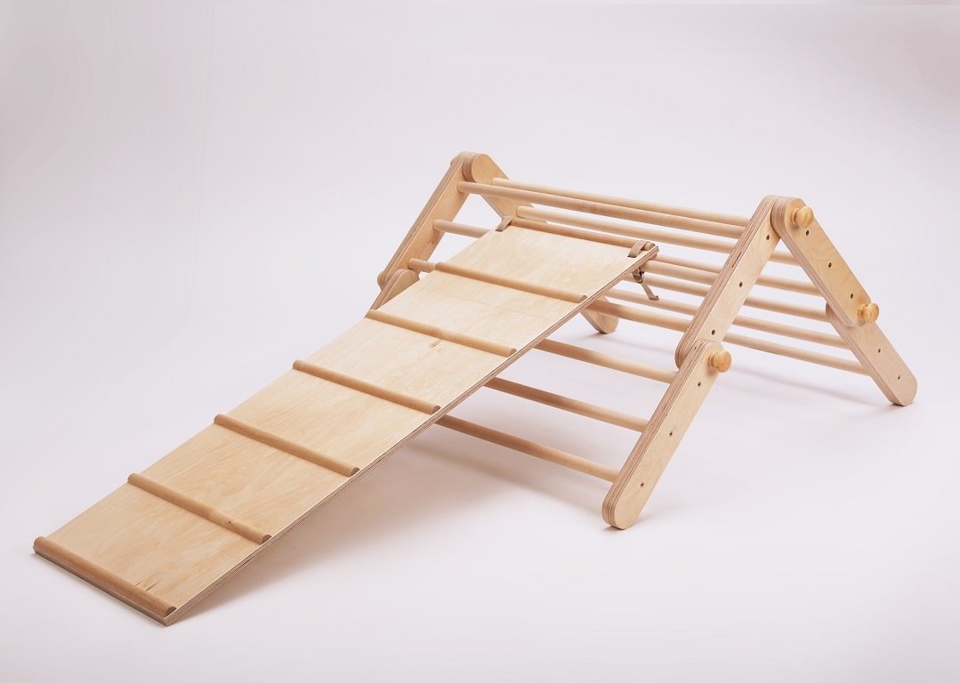 Triangle de Pikler pliable avec rampe escalade