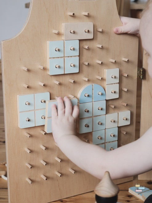 https://www.matourdeveil.fr/wp-content/uploads/2021/04/tableau-dactivite-Montessori-cube.jpg